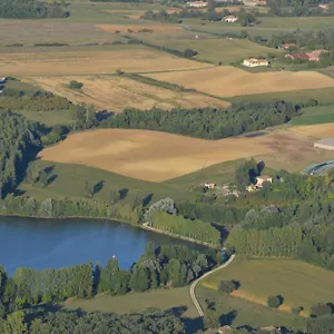 https://gite-au-lac-du-gouyre.midi-pyreneeshotels.com